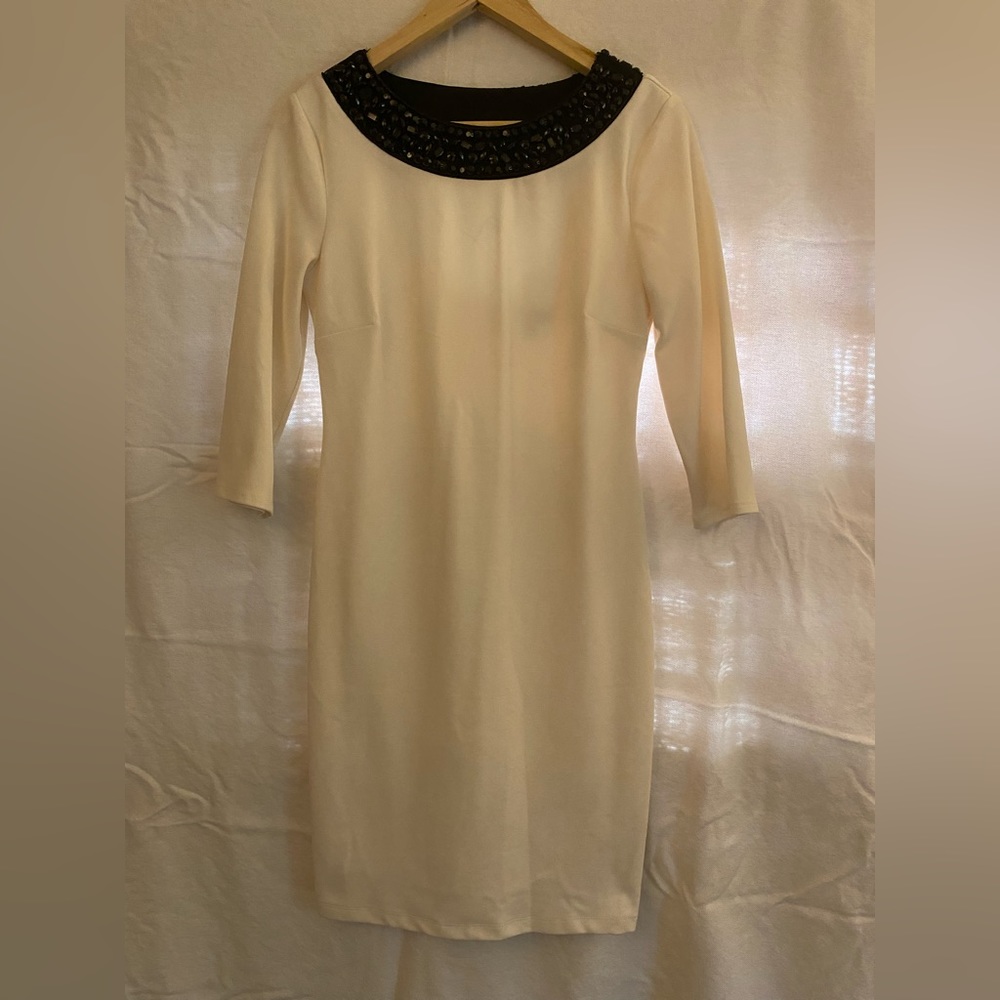 Bisou Bisou woman’s size 6 white dress knee length
